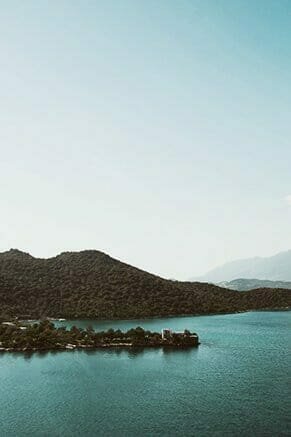 Limanagzi: We Walk, We Swim, We Rest