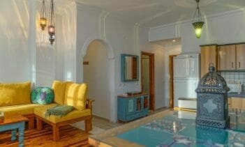 Phellos Apartment